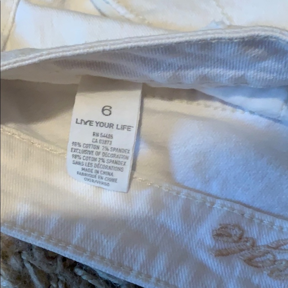Shorts - Picture 4 of 5